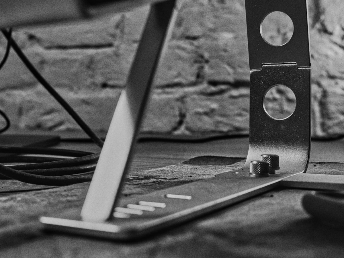 Laptop stand side profile